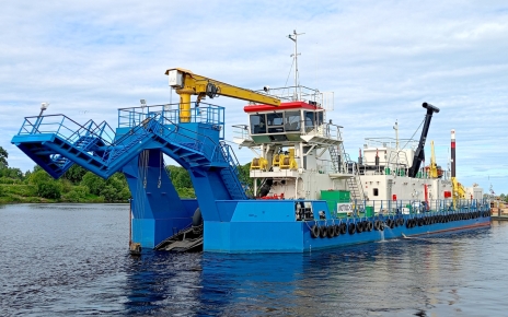 Dredging vessel Lotus-3