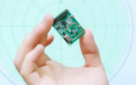 Transmitter for ultra-small satellites and drones